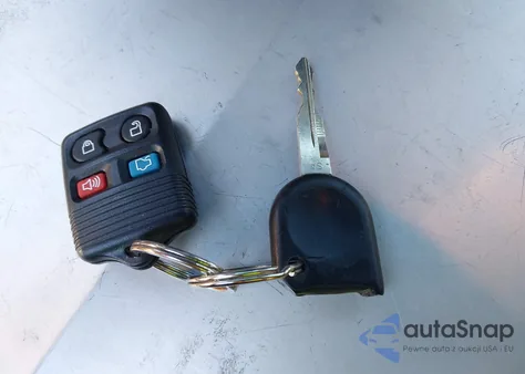 2008 Ford Mustang V6 Deluxe/V6 Premium z USA, uszkodzony, nr VIN 1ZVHT80N885162474